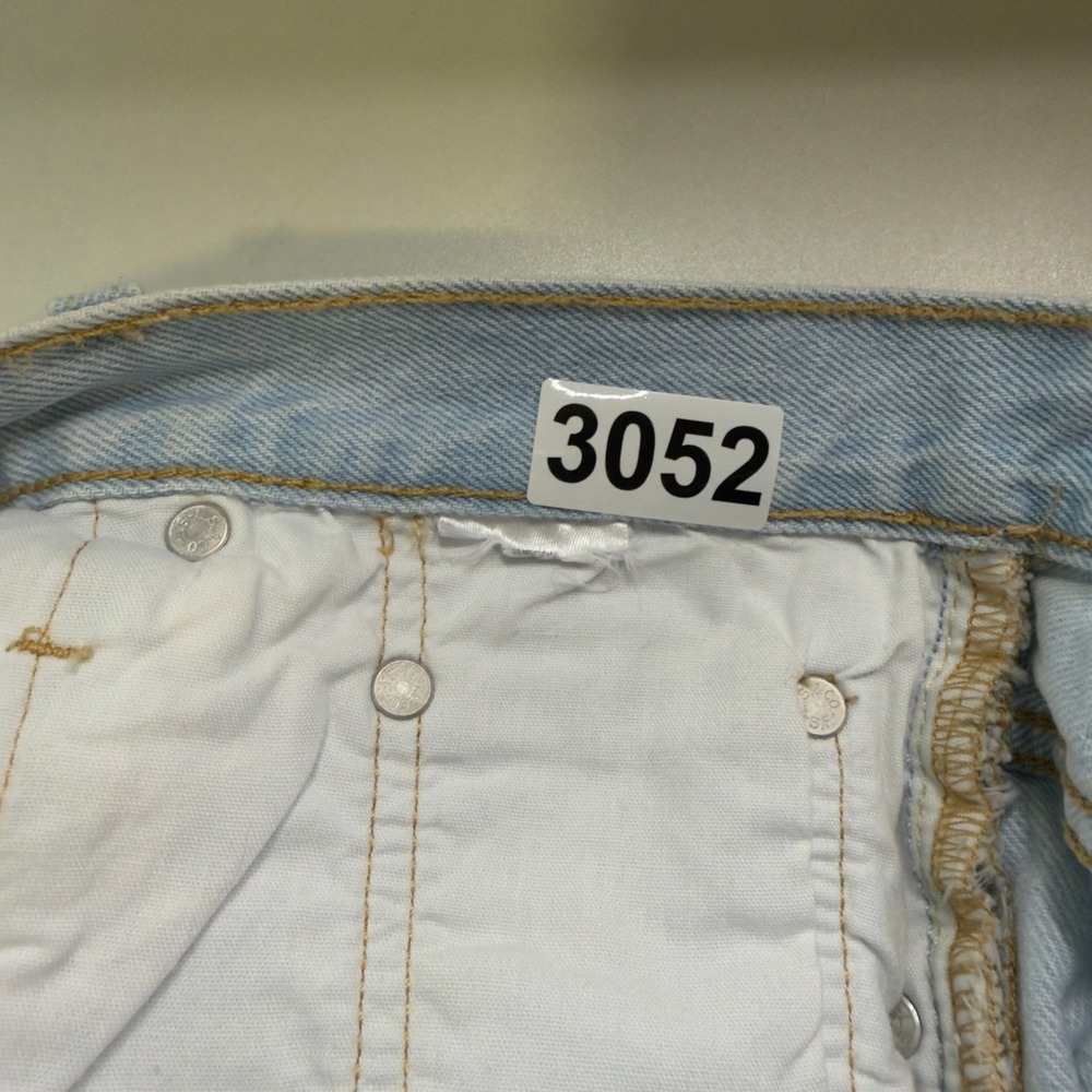 Levi's 501 Cut Off Denim Shorts Womens 30 Light Blue Vintage Y2K Baggy Summer - Picture 3 of 6